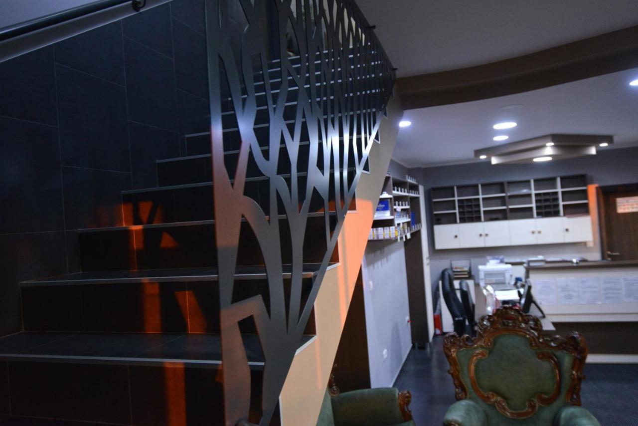 Garni Hotel Kaca ครากูเยวัตส์ ภายนอก รูปภาพ