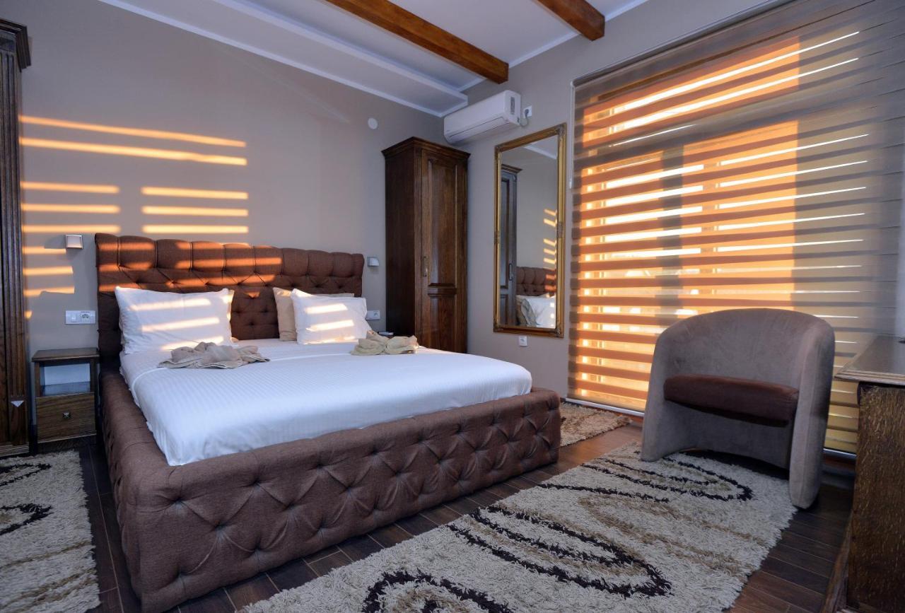 Garni Hotel Kaca ครากูเยวัตส์ ภายนอก รูปภาพ