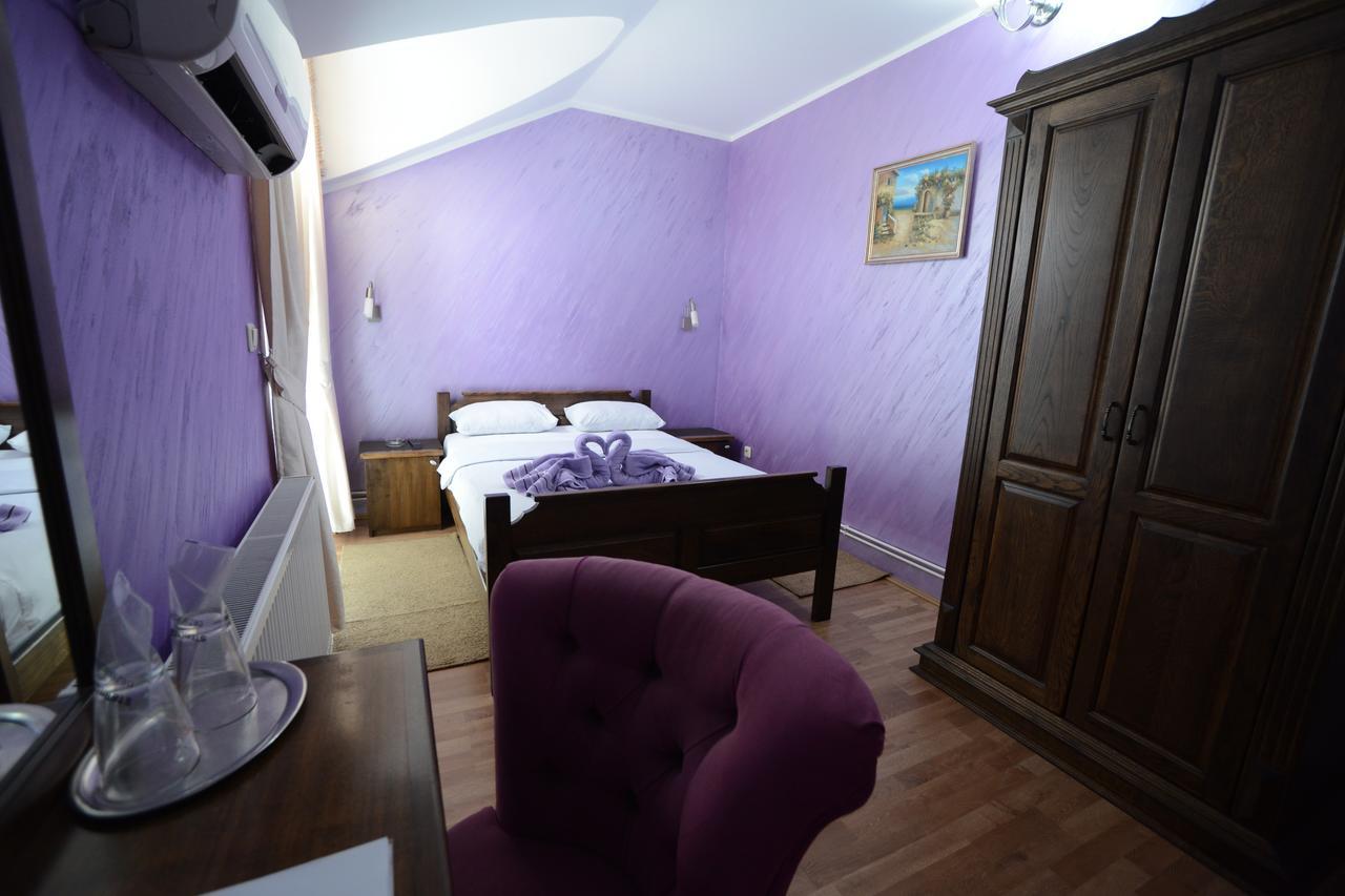 Garni Hotel Kaca ครากูเยวัตส์ ภายนอก รูปภาพ